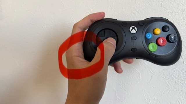 8BitDo M30を激しく操作した際に少し滑ると感じた接触箇所(赤丸部分)