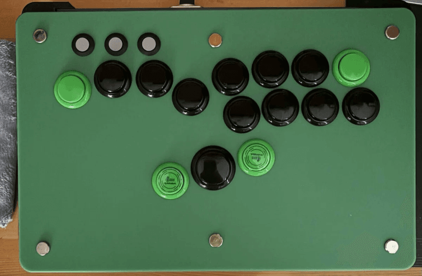 One-Off Controller 実機写真(アクリル削り出し)